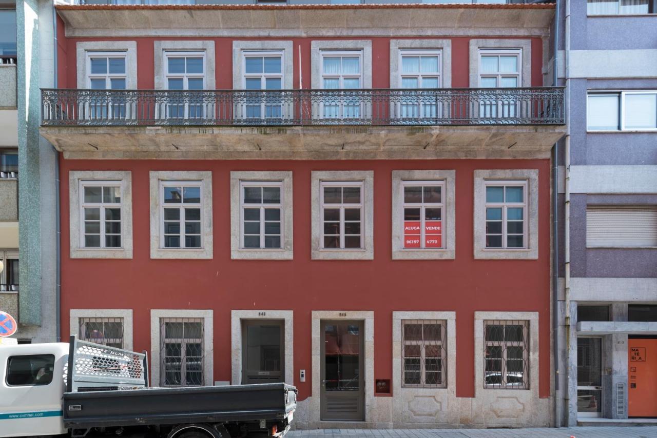 Bombarda Gallery Yard Porto Exterior foto