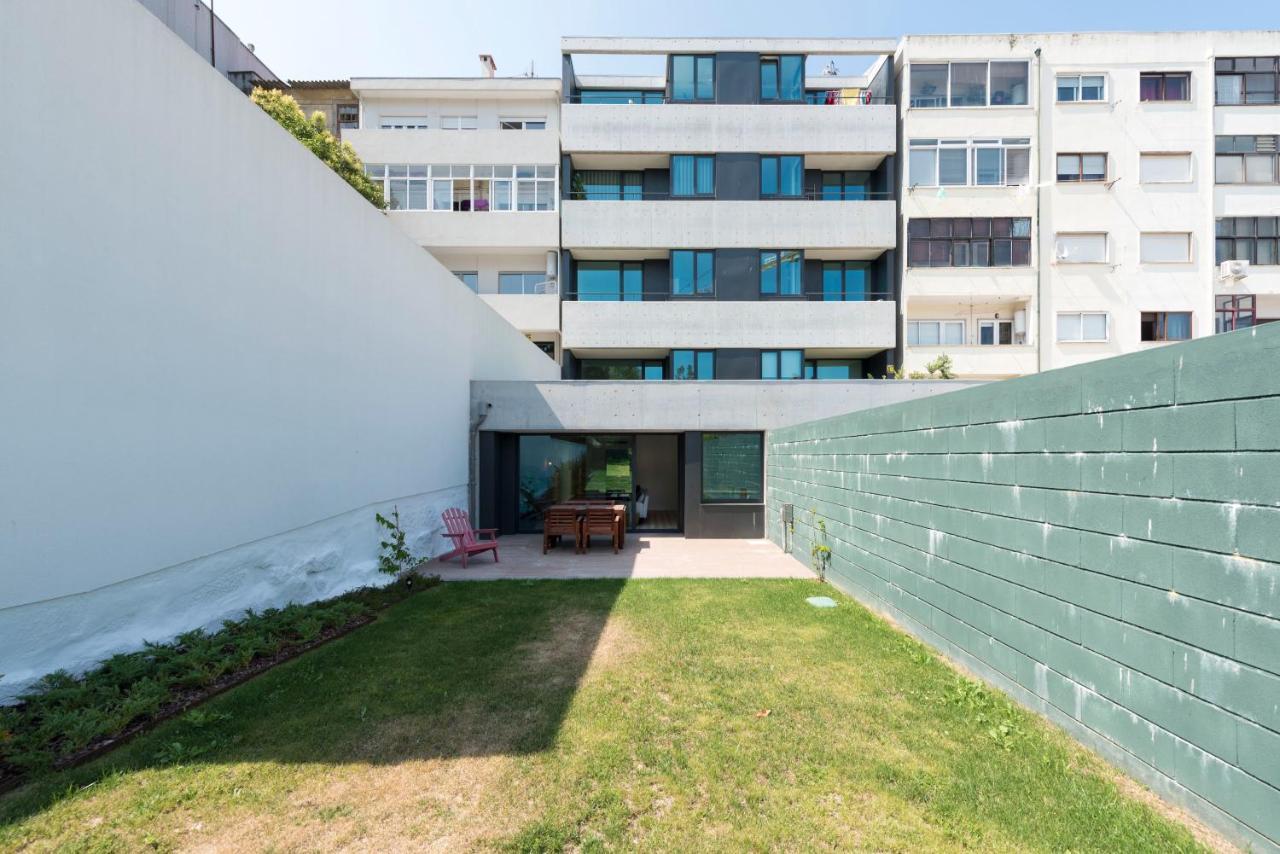 Bombarda Gallery Yard Porto Exterior foto