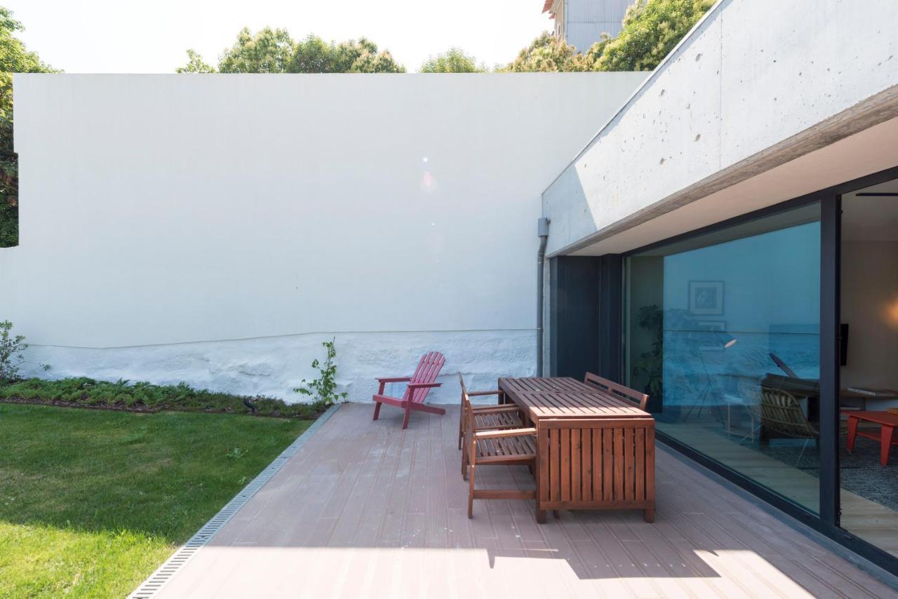 Bombarda Gallery Yard Porto Exterior foto